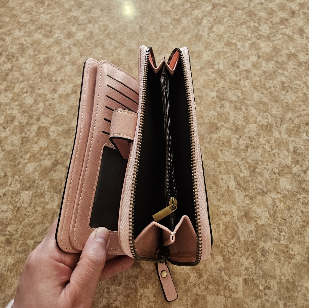 Brand New Amazon big wallet with lots of card holders - Picture 4 of 6